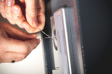 Security Breach - Safe Picking Concept
