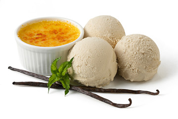Balls of creme brulee ice cream