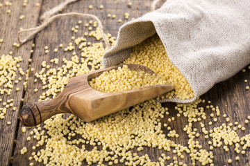 Yellow millet groats