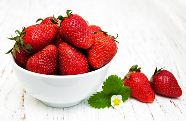 Bowl with strawberries