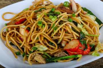 Asian pasta with seafood
