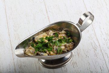 Cocotte julienne with mushroom
