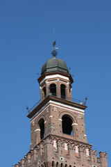 Fototapeta na wymiar Particolare torre del Castello sforzesco a Milano