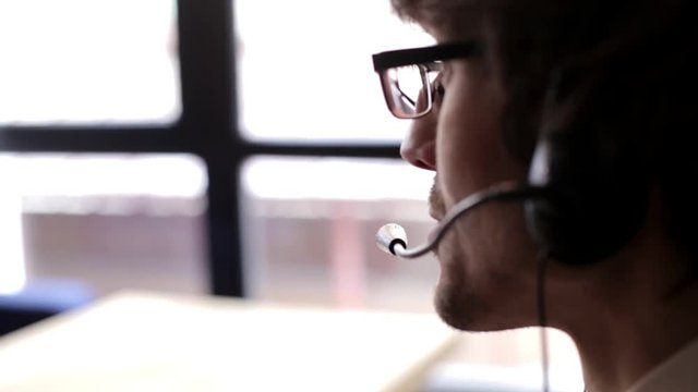 Call-Center Worker