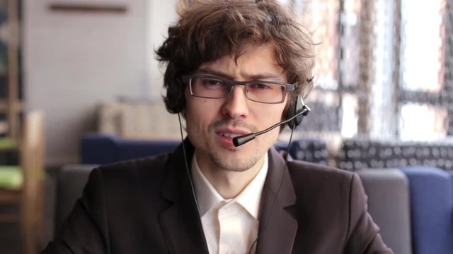 Call-Center Worker