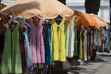 mercadillo callejero en Tavira, Algarve, Portugal