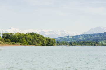 Fototapeta premium Meisterschwanden, Hallwilersee, See, Seeufer, Seerundfahrt, Schifffahrt, Alpen, Beinwil, Aesch, Mosen, Ausflugsschiffe, Wanderweg, Spazierweg, Aargau, Schweiz