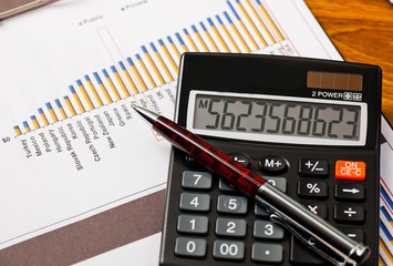 Business Objects office expanded in composition on a table