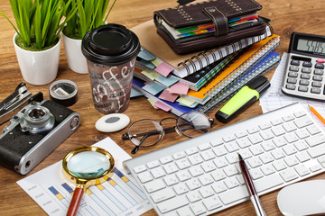 Business Objects office expanded in composition on a table