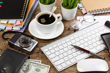 Business Objects office expanded in composition on a table