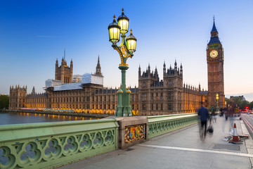 Obraz na płótnie Canvas Big Ben and Westminster Bridge in London at dusk, UK