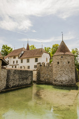 Naklejka premium Hallwyl, Schloss Hallwyl, Hallwilersee, Wasserschloss, Insel, Aargau, Wanderweg, Spazierweg, Seeufer, Frühling, Sommer, Schweiz