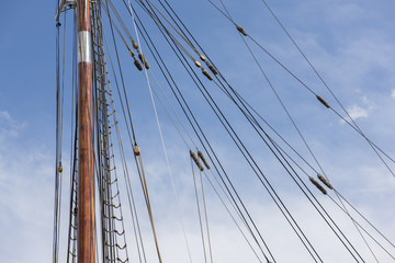 tail sailing ship