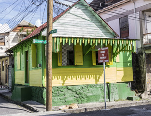 Fototapeta na wymiar scenic wooden hut in the quarter Carib Territory in Roseau