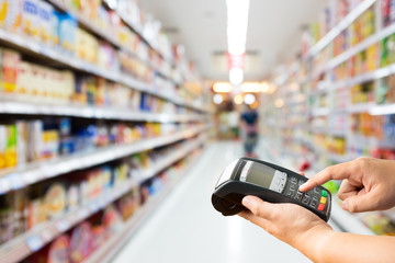 Supermarket store blur background with bokeh