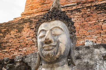 Head of Buddha statue