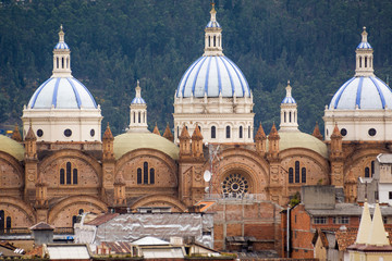 Fototapeta na wymiar Catedral Nueva de Cuenca, Ecuador