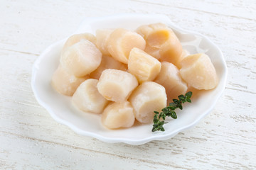 Raw scallops