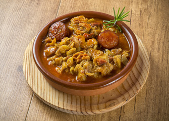 Cazuela tradicional de callos