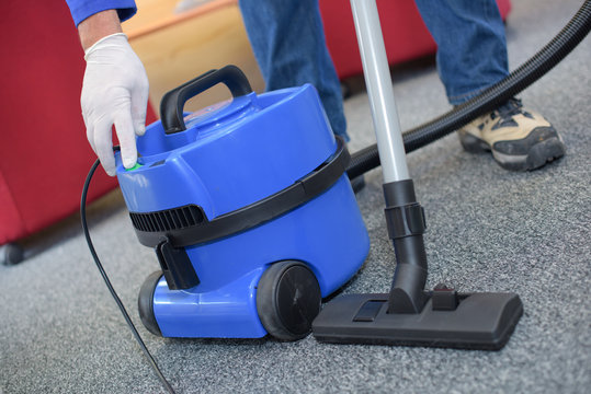 Professional vacuum cleaner