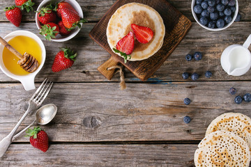 Pancakes with fresh berries