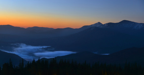 Fototapeta na wymiar sunrise in Carpathian mountains - panorama