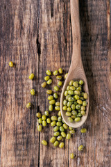 uncooked mungo beans