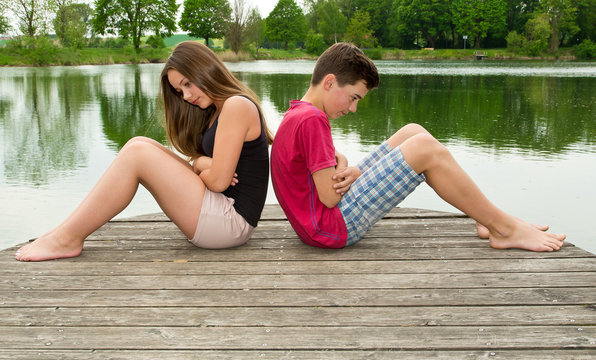 Junges Teenager Paar mit Beziehungskrise - Trennung