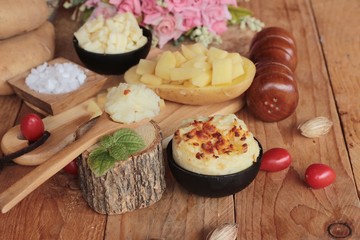 Mashed potatoes and fresh potatoes is delicious.