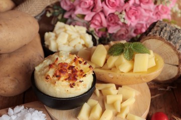 Mashed potatoes and fresh potatoes is delicious.
