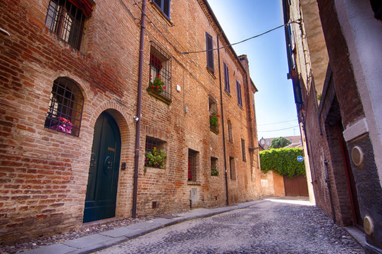 Ferrara HDR. Città medievale