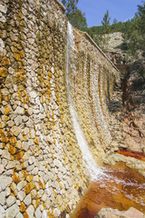 Cauce de río en Minas de Riotinto, Huelva