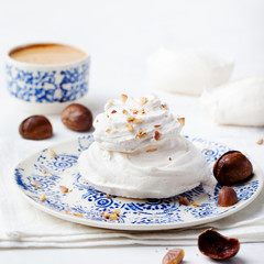 Meringue pavlova cake with chestnut cream 