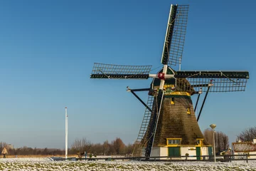 Foto auf Alu-Dibond Nederlandse molen in de winter © p_rambaldo