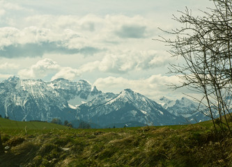 Fototapeta premium Allgäu, Alpen, Berge mit Schnee in Bayern