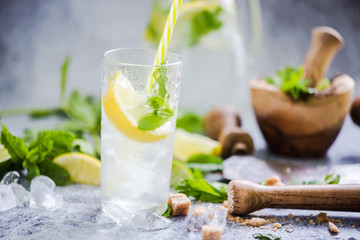 Fototapeta premium Ingredients for refreshing lemonade
