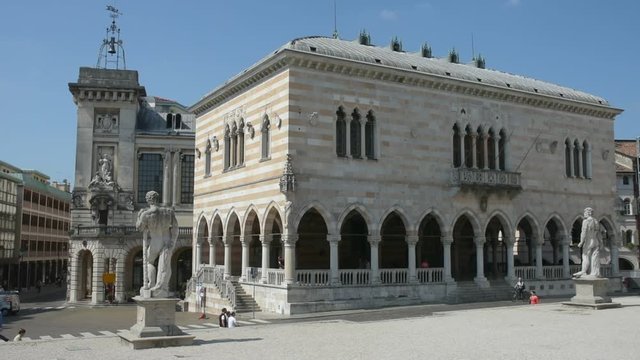 Palazzo d'Aronco, sede del municipio di Udine, Friuli Venezia Giulia, Italia