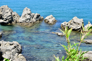 葉山森戸海岸の透き通った海　小磯
