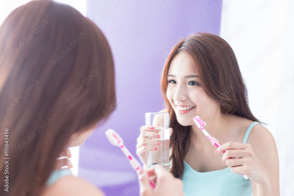 Poster Smile woman brush teeth