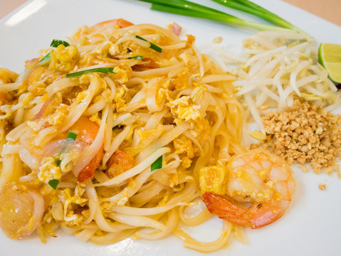 Stir-fried rice noodles, Pad Thai
