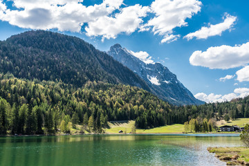 Lautersee bei Mittenwald mit Wettersteingebirge