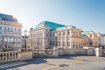 Fototapeta premium Vienna State Opera, view from Albertina, Vienna, Austria