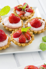 cupcakes with strawberries