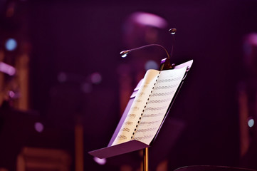 Note stand with led lights