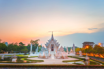 Obraz premium White Temple or Wat Rong Khun