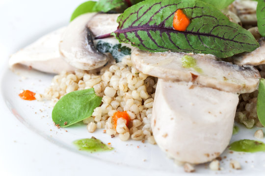 Bulgur with basil and chicken