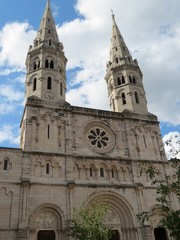 Fototapeta premium Bourgogne - Saône-et-Loire - Cathédrale vieux Saint-Pierre
