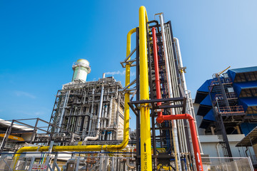 Fuel gas power plant with clear sky