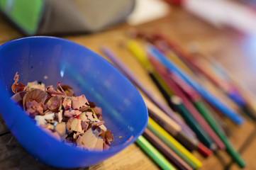 On taille les crayons