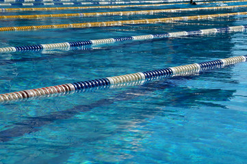 Dividers of paths in the big swimming pool